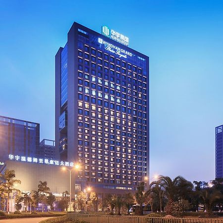 Wyndham Grand Plaza Royale Huayu Chongqing Hotell Exteriör bild