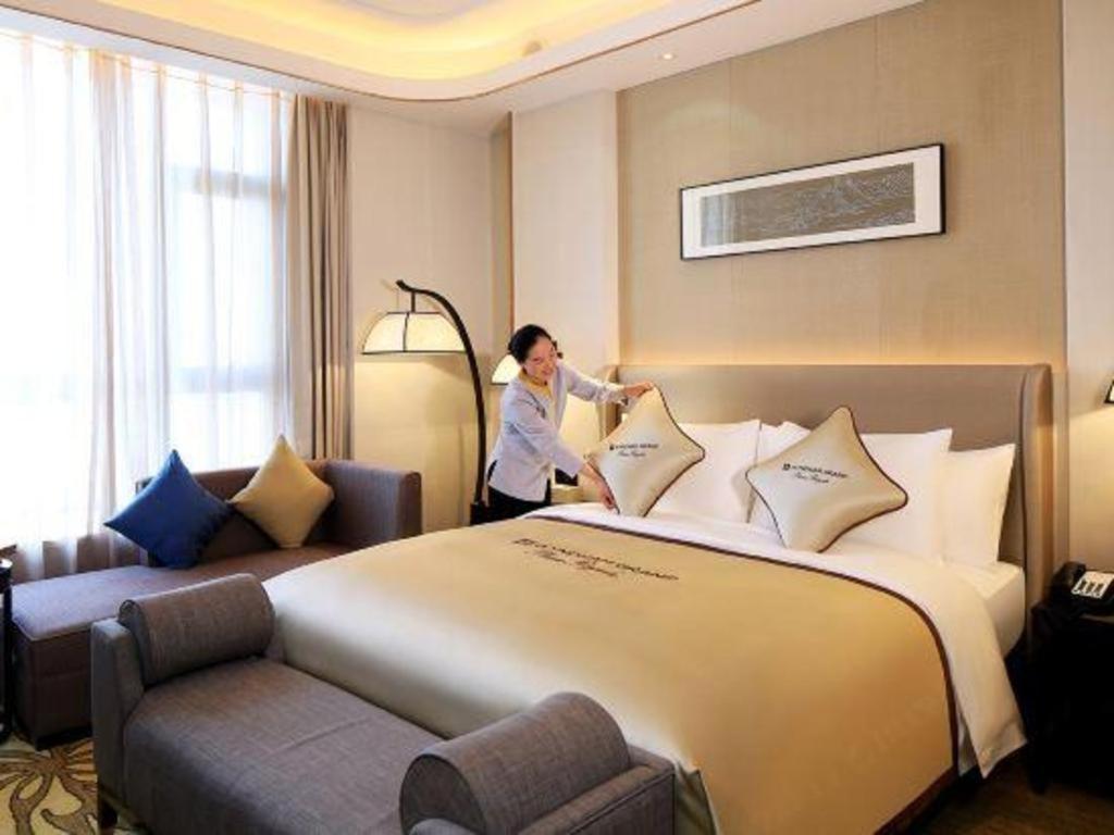 Wyndham Grand Plaza Royale Huayu Chongqing Hotell Exteriör bild