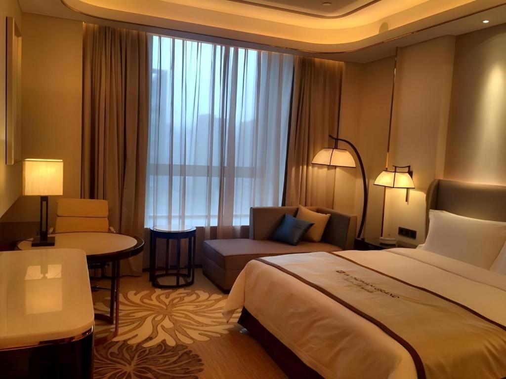 Wyndham Grand Plaza Royale Huayu Chongqing Hotell Exteriör bild