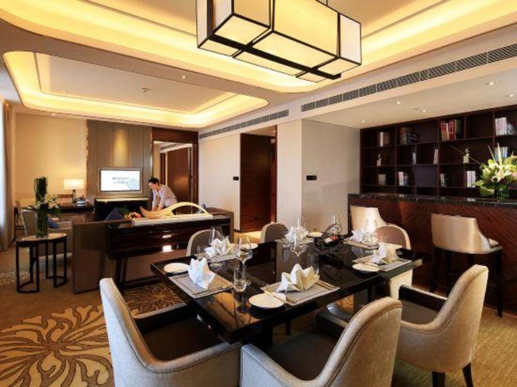 Wyndham Grand Plaza Royale Huayu Chongqing Hotell Exteriör bild