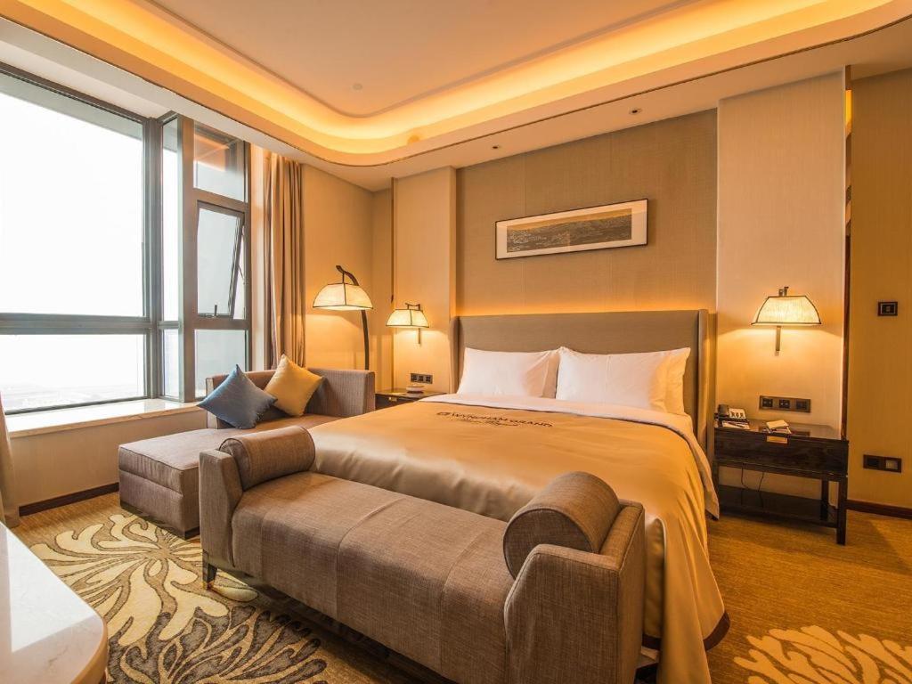 Wyndham Grand Plaza Royale Huayu Chongqing Hotell Exteriör bild