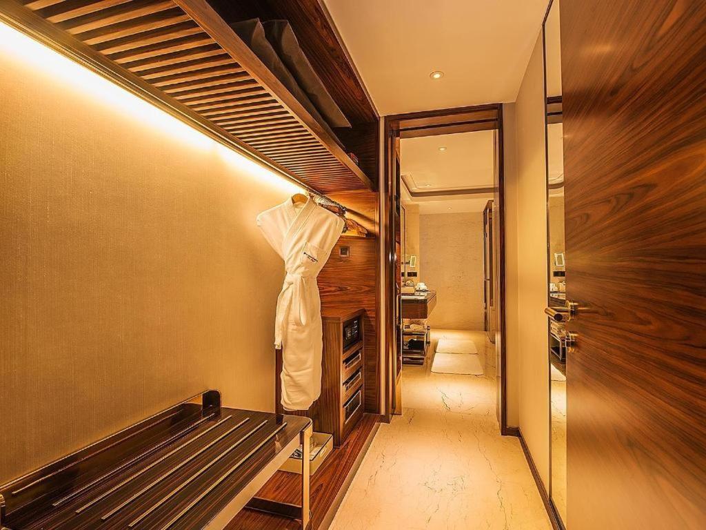 Wyndham Grand Plaza Royale Huayu Chongqing Hotell Exteriör bild