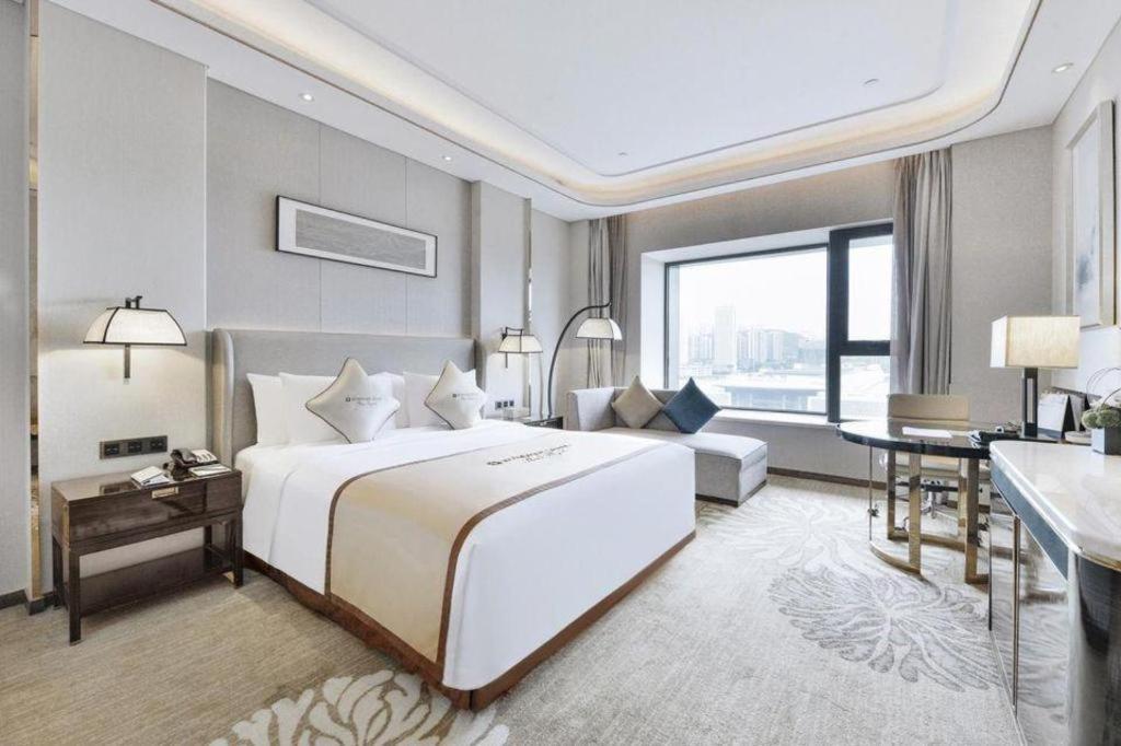Wyndham Grand Plaza Royale Huayu Chongqing Hotell Exteriör bild