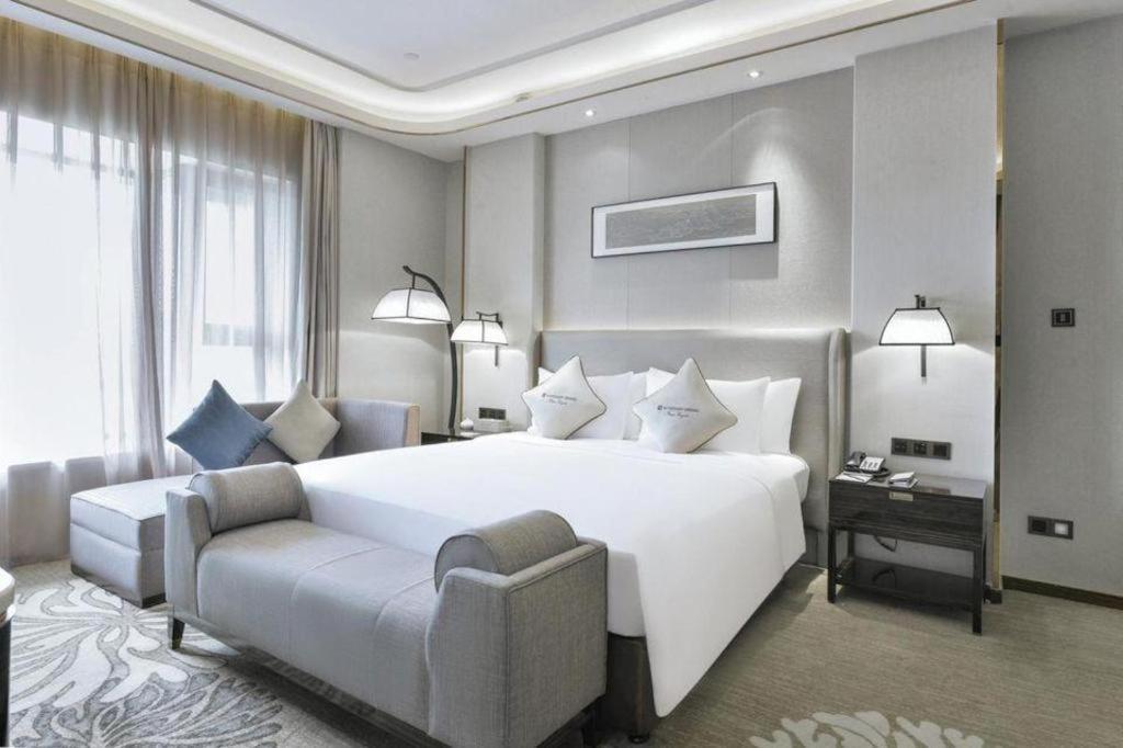 Wyndham Grand Plaza Royale Huayu Chongqing Hotell Exteriör bild