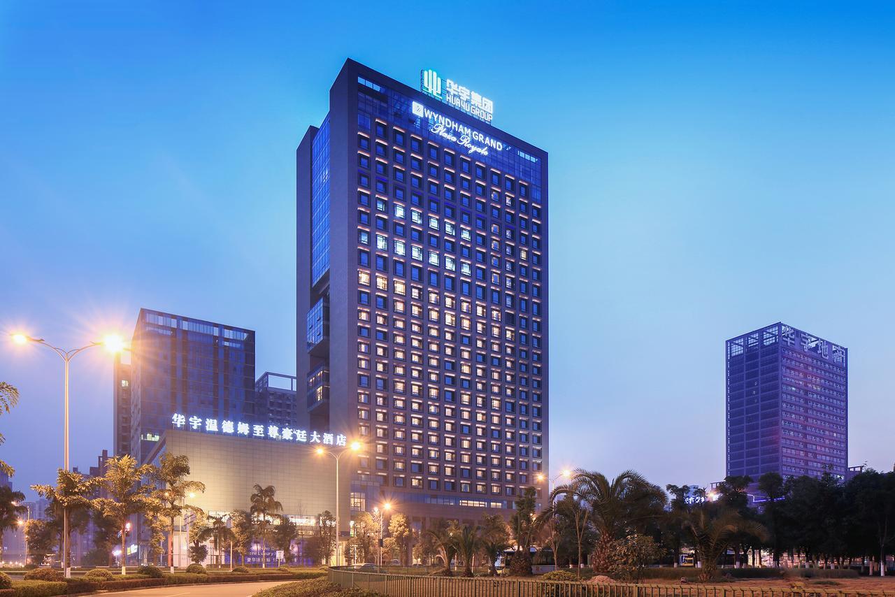 Wyndham Grand Plaza Royale Huayu Chongqing Hotell Exteriör bild
